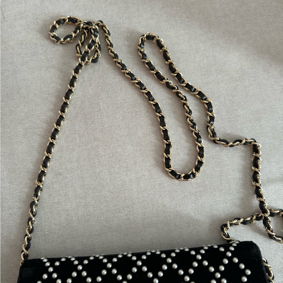 Chanel Pearl Diamond Embellished Wallet On Chain WOC Black - Picture 2 of 10